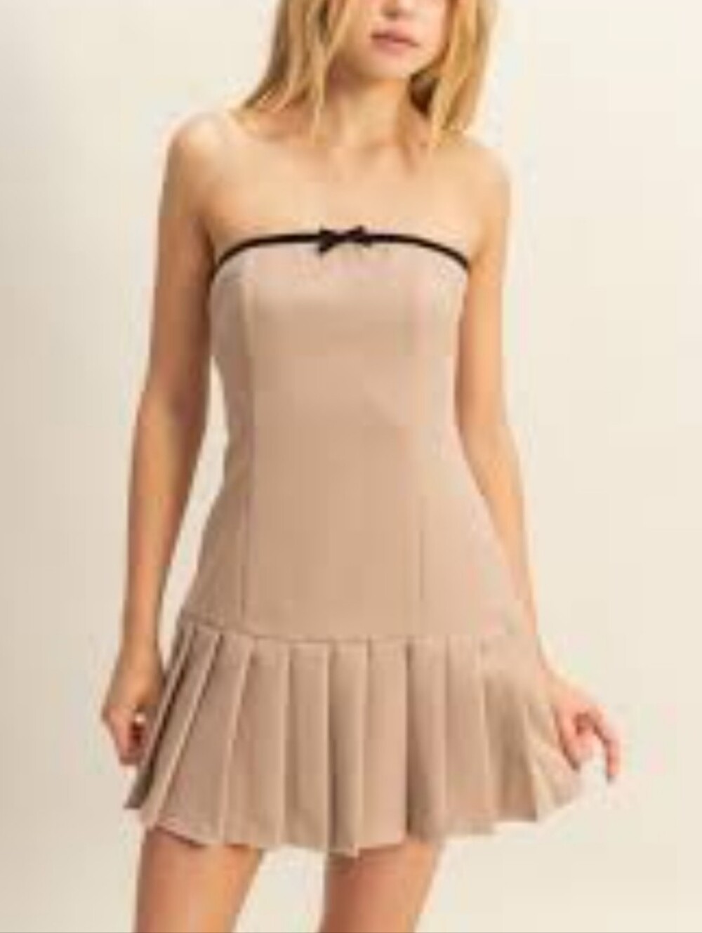 HYFVE Strapless Pleated Skirt Mini Dress in Blush cute bow size M like new